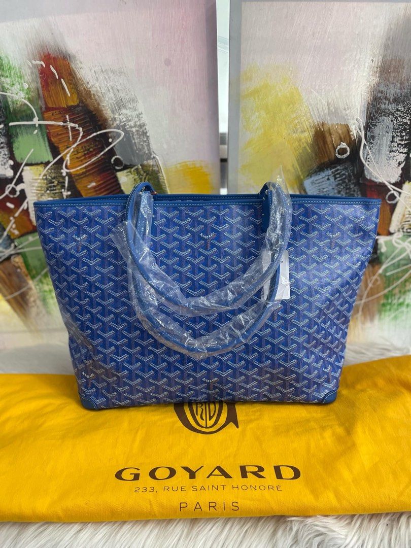Original Gotard Artois Medium Brandnew (Category: Luxury Bags & Wallets) located in Paranaque City. Submitted by glenjonluxuryfinds2 (Listing ID 1351573433, Image 1). Description: Brandnew.