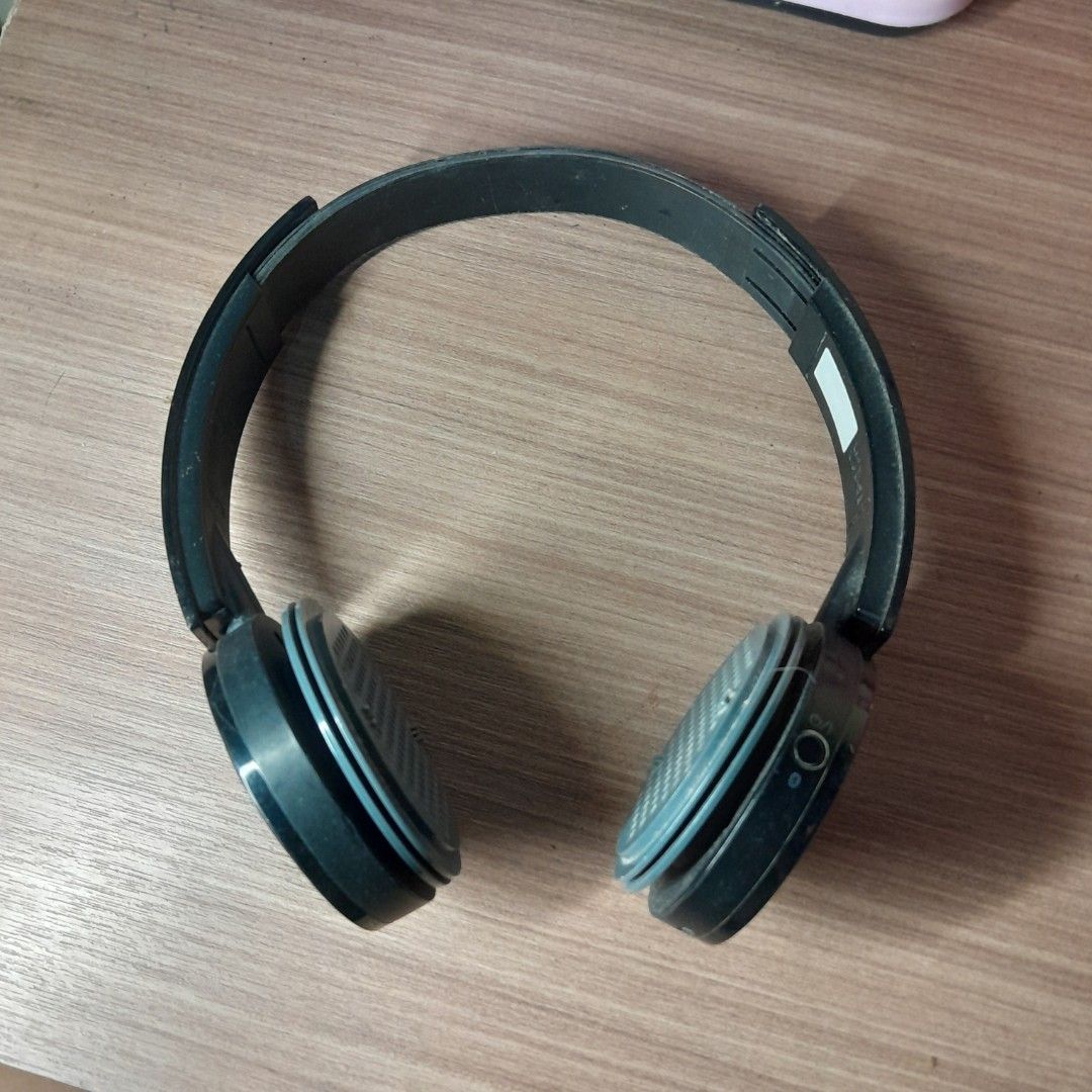 Panasonic Headphone (Category: Headphones & Headsets) located in Manila. Submitted by solvithrifts (Listing ID 1351594798, Image 2). Description: issue: no foam ORIGINAL 📍Valenzuela city MOP: Gcash MOD: Jnt or lalamove.