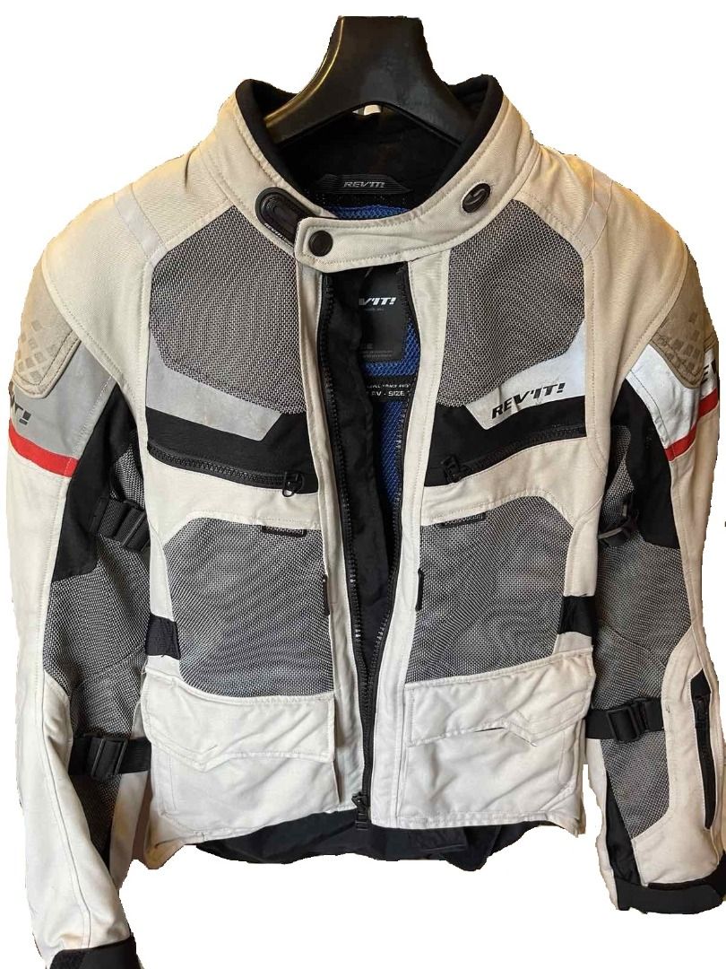 Rev'It Jacket (1) Cayenne Pro Jacket ORIGINAL (Category: Helmets and other Riding Gears) located in Muntinlupa City. Submitted by execoffic56216 (Listing ID 1351433614, Image 1). Description: FOR SALE!!! NEGOTIABLE!! Original Rev'It Cayenne Pro Jacket PHP 14,000 Location: Ayala Alabang Village, Muntinlupa City MOP: GCash or Bank Transfer Shipping Fee shouldered by the buyer.