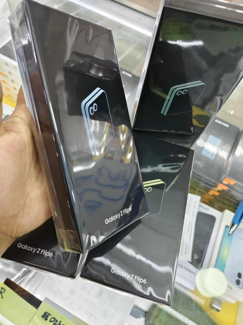 SAMSUNG Z FLIP 6 BRANDNEW (Category: Samsung) located in San Juan City. Submitted by ABTGadgets (Listing ID 1351521174, Image 2). Description: SAMSUNG Z FLIP 6 BRANDNEW SEALED 47,500 •1 YEAR WARRANTY •NTC APPROVED •BRANDNEW •SEALED •OPENLINE •TEST TO SAWA WE HAVE A PHYSICAL STORE AT GREENHILLS MALL 2ND FLOOR (PHONE AREA).