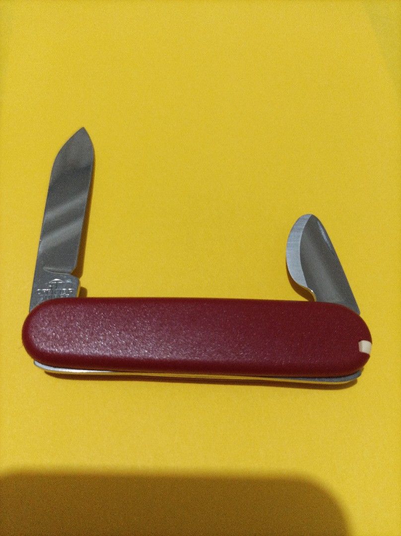 Swiss knife (Category: Knives & Chopping Boards) located in Quezon City. Submitted by fidodem (Listing ID 1351502668, Image 2). Description: This knife consist of ,4 functions: 2 knives, toothpick ang tweezer(tiyani). For inquiries,pls.message me here or text to 09165243688..