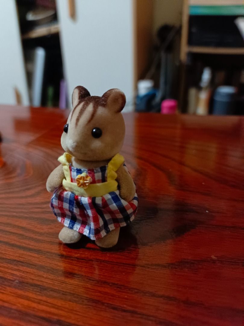 Sylvanian Families Calico Critters Chipmunk Squirrel Sister Girl Daughter Figure (Category: Figurines & Statues) located in Caloocan City. Submitted by -noodles03 (Listing ID 1351551037, Image 3). Description: Bawal sa maselan MOP: Gcash/J&T Courier: J&T/Lalamove.