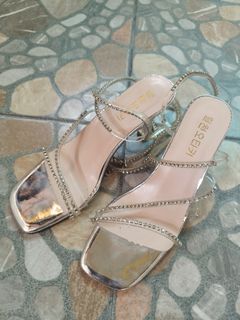 (Category: ) located in . Submitted by graceandgloss (Listing ID 1351432737, Image 1). Description: .