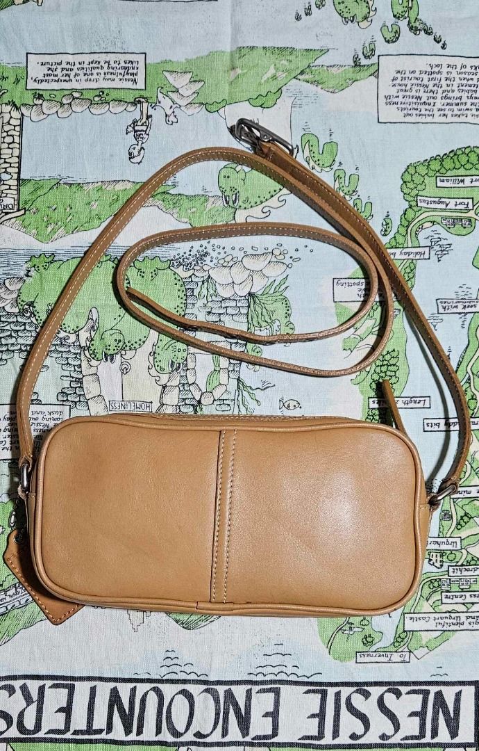 Vintage Coach 9589 Camera Bag (Category: Cross-body Bags) located in Baguio. Submitted by everything_v (Listing ID 1351569785, Image 2). Description: negotiable accepts layaway/installment plus SF.