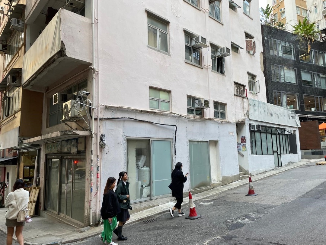 Upper Floor Single Building63438844876802112