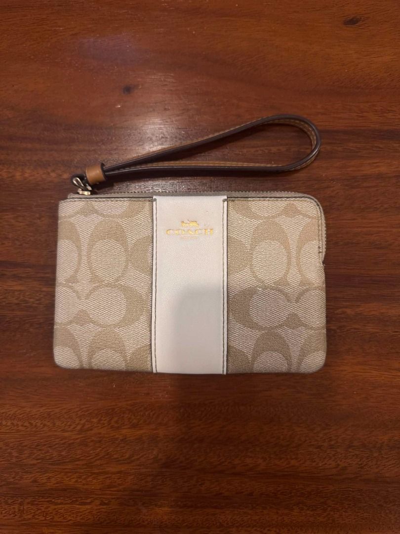 Authentic Coach Bag & Wristlet (Category: Luxury Bags & Wallets) located in Manila. Submitted by nikkabeybeh (Listing ID 1351734213, Image 3). Description: Slightly used Coach bag & wristlet for sale. Shipping from La Union, fee should be handled by buyer..
