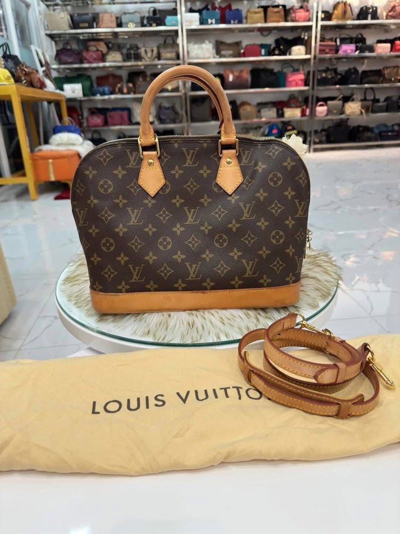 Authentic Lv Alma Mm Bag 2 way (Category: Luxury Bags & Wallets) located in Quezon City. Submitted by jhaediah (Listing ID 1351694440, Image 1). Description: - Authentic 💯 - L V Alma Mm Bag 2 way - With replacement strap not sure if original - Medium size - Inclusion: with original dustbag .