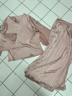 (Category: ) located in . Submitted by naapreloved24_ (Listing ID 1351769953, Image 1). Description: .