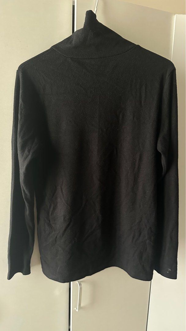 Basic turtleneck (Category: Longsleeves) located in Kuantan. Submitted by side.kick15 (Listing ID 1351661722, Image 2). Description: .
