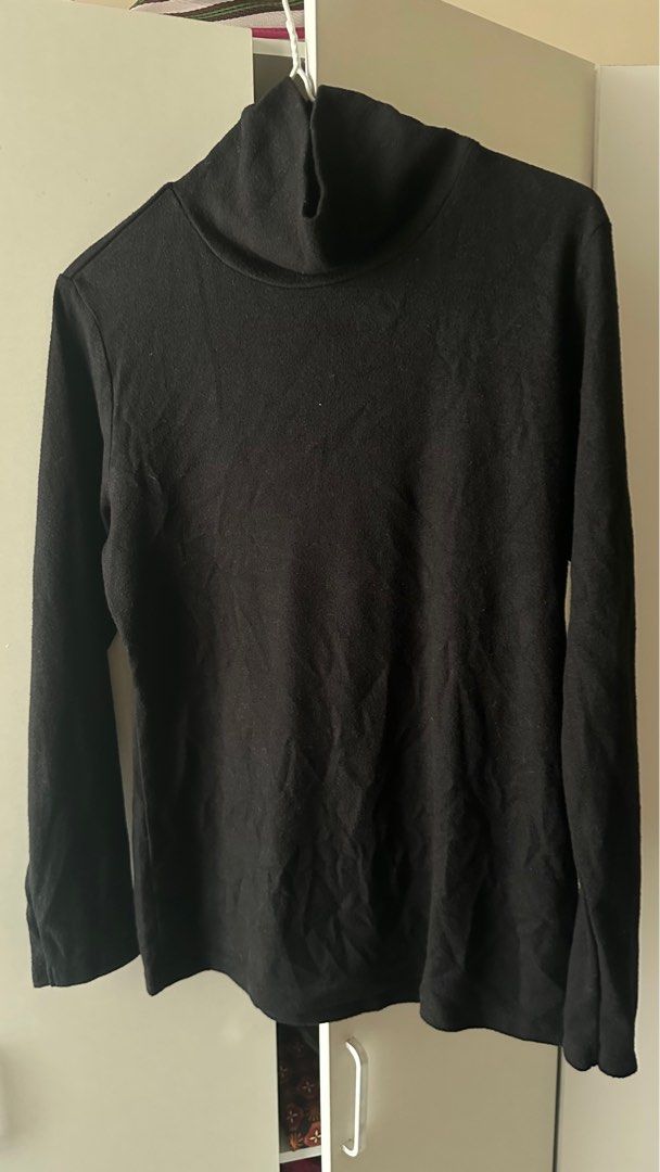 Basic turtleneck (Category: Longsleeves) located in Kuantan. Submitted by side.kick15 (Listing ID 1351661722, Image 1). Description: .