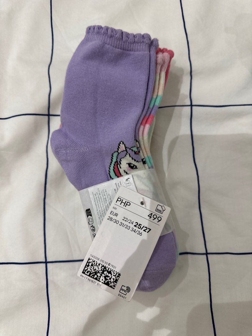BNEW H&M 7 Pack Unicorn Socks SIZE 25/27 ( equivalent to 4-5 Years Old) (Category: Babies & Kids Fashion) located in Davao. Submitted by misisnijungkook (Listing ID 1351718361, Image 2). Description: BNEW RFS: wrong size( WAG KNA TUMAWAD) On hand and Ready to Ship - BUYERS WITH HISTORY OF JOY RESERVERING ARE NOT ALLOWED✌️✌️✌️✌️ LET'S NOT WASTE EACH OTHERS TIME! Shipping: J&T only SHIPPING FEE TO BE SHOULDERED BY THE BUYER ❌NO COD NO COP ❌NO SWAP 