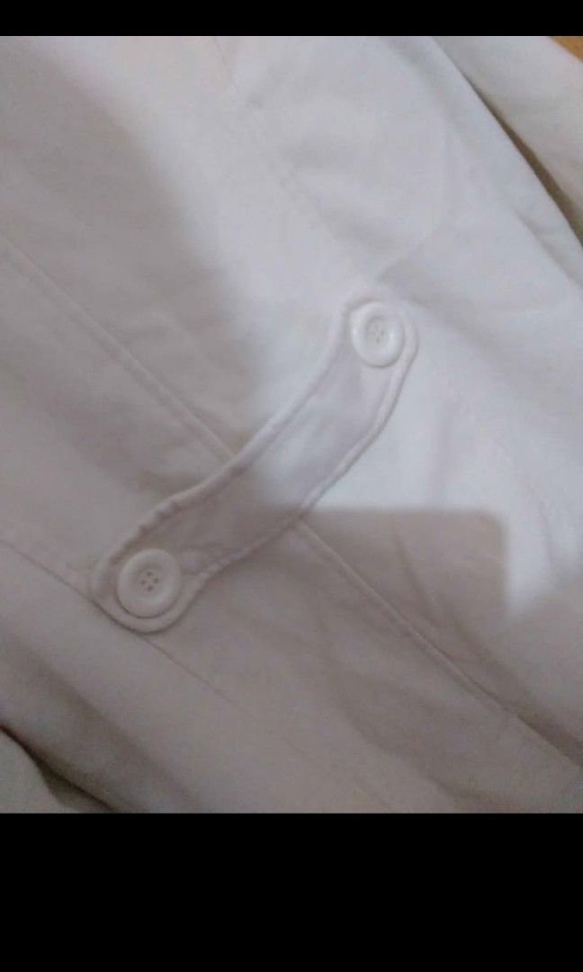 Chow Fuo Off white Coat (Category: Coats, Jackets and Outerwear) located in Caloocan City. Submitted by declutteri87373 (Listing ID 1351613120, Image 3). Description: .