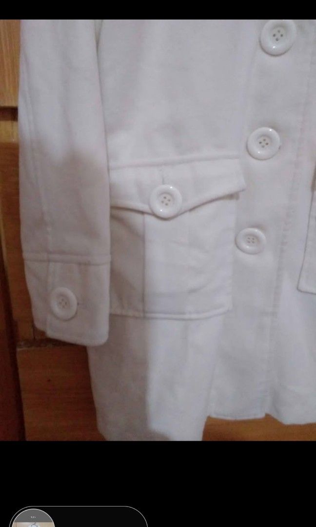 Chow Fuo Off white Coat (Category: Coats, Jackets and Outerwear) located in Caloocan City. Submitted by declutteri87373 (Listing ID 1351613120, Image 2). Description: .