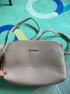 (Category: ) located in . Submitted by runwaypink (Listing ID 1351658661, Image 1). Description: .
