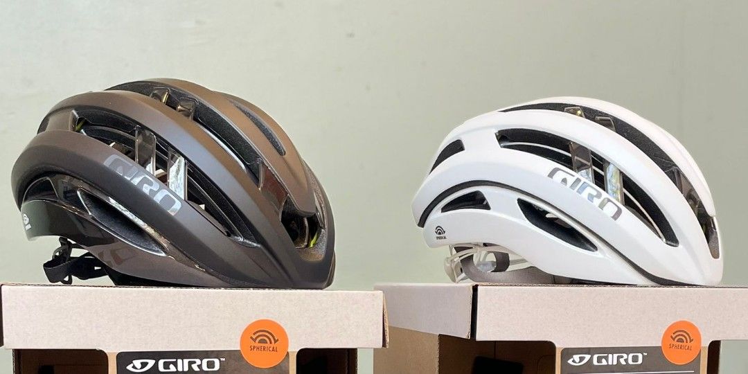 GIRO ARIES SPHERICAL HELMET (Category: Bicycles) located in Angeles City. Submitted by jumbo747 (Listing ID 1351775109, Image 3). Description: GIRO ARIES SPHERICAL HELMET Matte White and Matte Black.