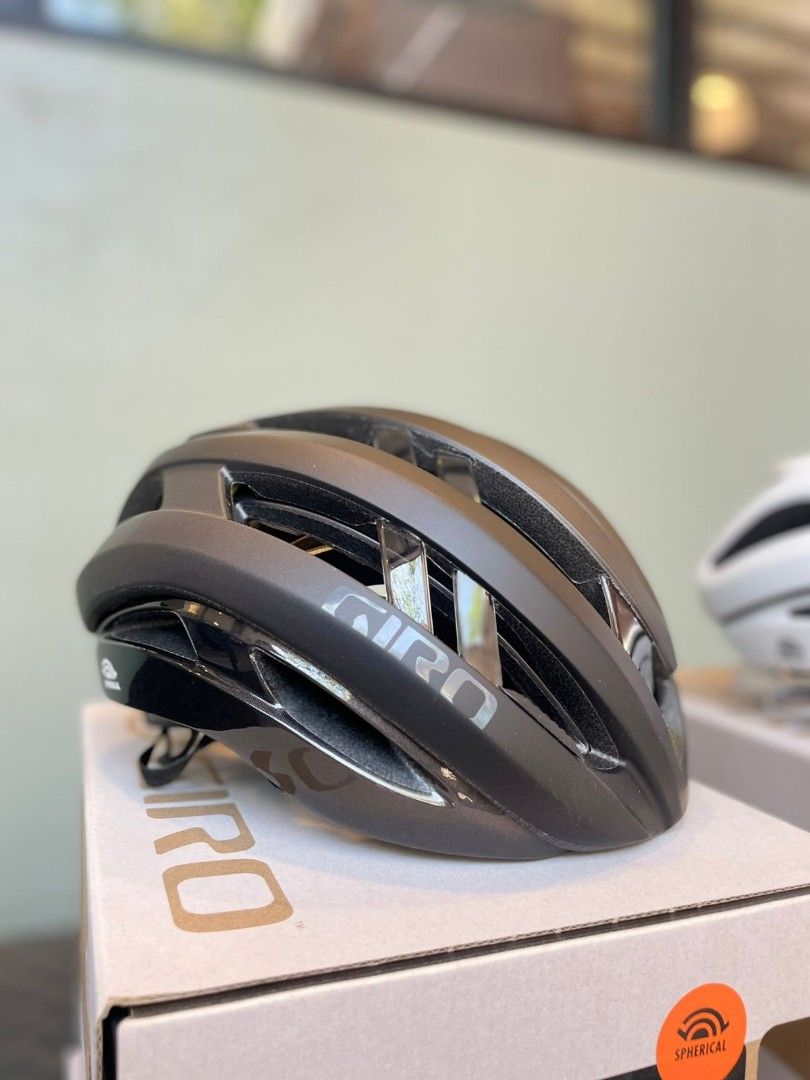 GIRO ARIES SPHERICAL HELMET (Category: Bicycles) located in Angeles City. Submitted by jumbo747 (Listing ID 1351775109, Image 2). Description: GIRO ARIES SPHERICAL HELMET Matte White and Matte Black.