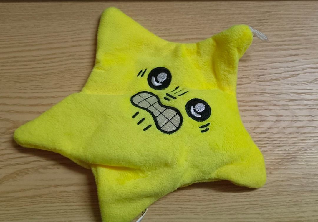 Grumpy Star (Category: Interactive Toys) located in Singapore. Submitted by brokelemony (Listing ID 1351726891, Image 2). Description: Grumpy Star moves and plays songs. Suitable for trolling your friends or annoy people. What is included: 1) The Grumpy Star 2) USB cable for charging.