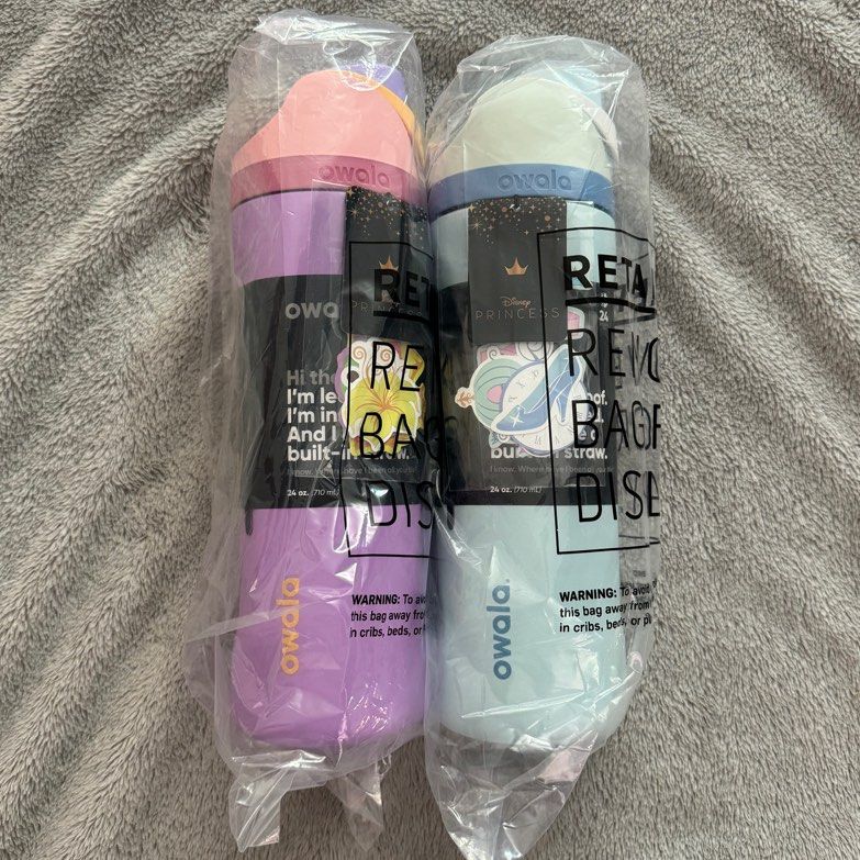 INSTOCK Owala Disney Princess FreeSip 24oz Bottle (Category: Water Bottles & Tumblers) located in Singapore. Submitted by lxmelxve (Listing ID 1338915929, Image 1). Description: Brand new in sealed packaging! Each bottle comes with stickers to decorate. Super cute & great as a gift. FCFS! $69.90 EACH - Cinderella ❌❌ - Belle ❌ - Ariel ❌ - Tiana ❌ - Rapunzel ✅❌❌❌ Self pickup/ +$5 for delivery. NO MEETUP..