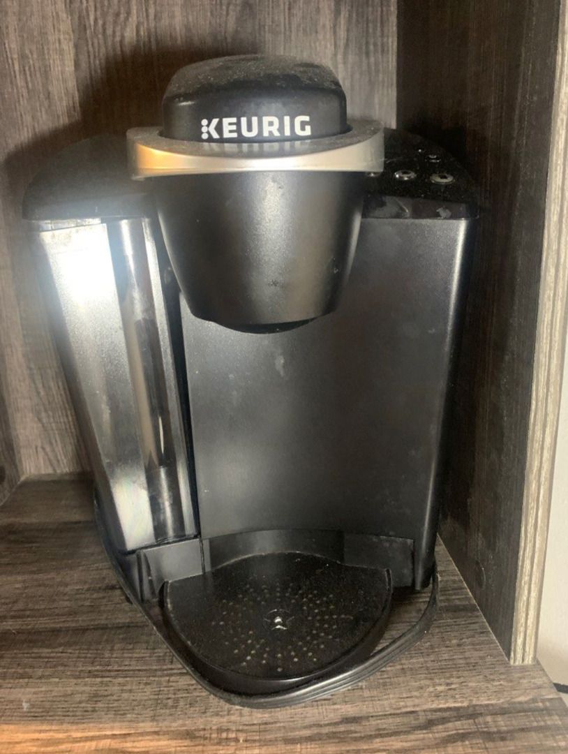 Keurig K-Classic Coffee Maker K50 110/120V (Category: Coffee Machines & Makers) located in Marikina City. Submitted by oldschooljunkies (Listing ID 1351663376, Image 1). Description: .