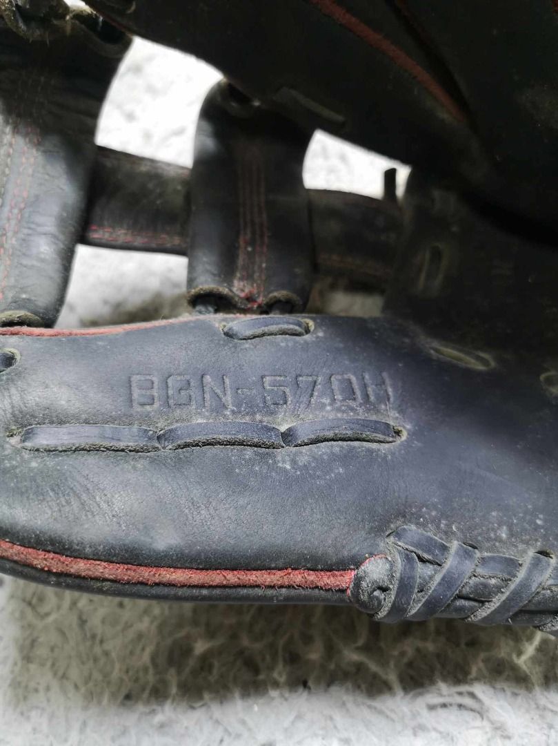 Leather Baseball Black Gloves (Category: Golf) located in Santa Cruz. Submitted by jmy_surplus.2 (Listing ID 1351723007, Image 3). Description: Size ; L - 30 W - 20 Color ; Black Type ;Baseball Gloves Brand ; No brand Material ; Leather Style ; Black leather Baseball Gloves LG 101 JMY 4.