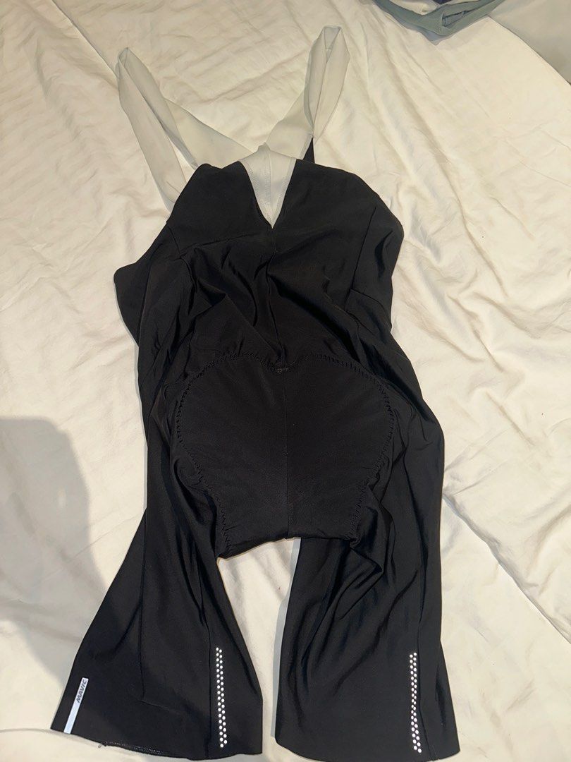 Mavic Cosmic II Cycling Bibshorts Medium (Category: Activewear) located in Makati City. Submitted by victorvillareal (Listing ID 1351715098, Image 3). Description: Size M Like new Barely used Great fabric and cushioning With bag and tags .