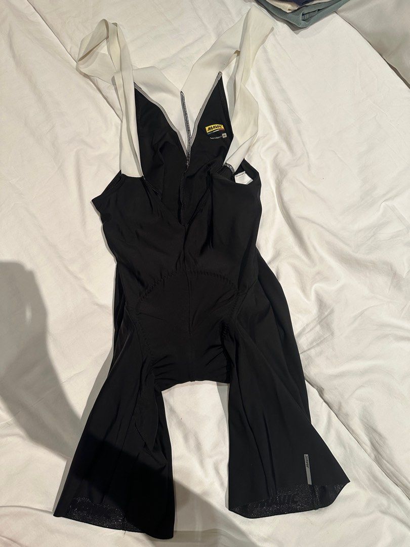 Mavic Cosmic II Cycling Bibshorts Medium (Category: Activewear) located in Makati City. Submitted by victorvillareal (Listing ID 1351715098, Image 1). Description: Size M Like new Barely used Great fabric and cushioning With bag and tags .