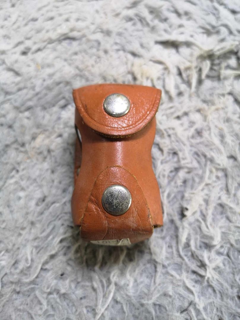 Metal Snap Leather Golf Ball Pouch (Category: Golf) located in Santa Cruz. Submitted by jmy_surplus.2 (Listing ID 1351722479, Image 1). Description: Size ; L -10 W - 7 Color ; Brown Type ; Golf ball Pouch Brand ; No brand Material ; ;Leather Style ; Brown leather Golf ball pouch LG 101 JMY 4.