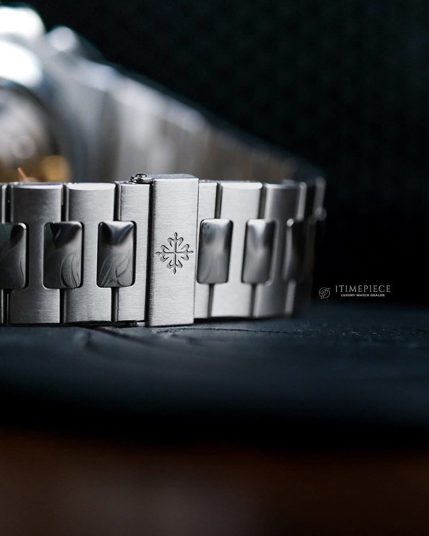 Nautilus (Category: Luxury Watches) located in Makati City. Submitted by 1timepieceglobal (Listing ID 1351663120, Image 3). Description: Mint Condition 2013 Complete Set.
