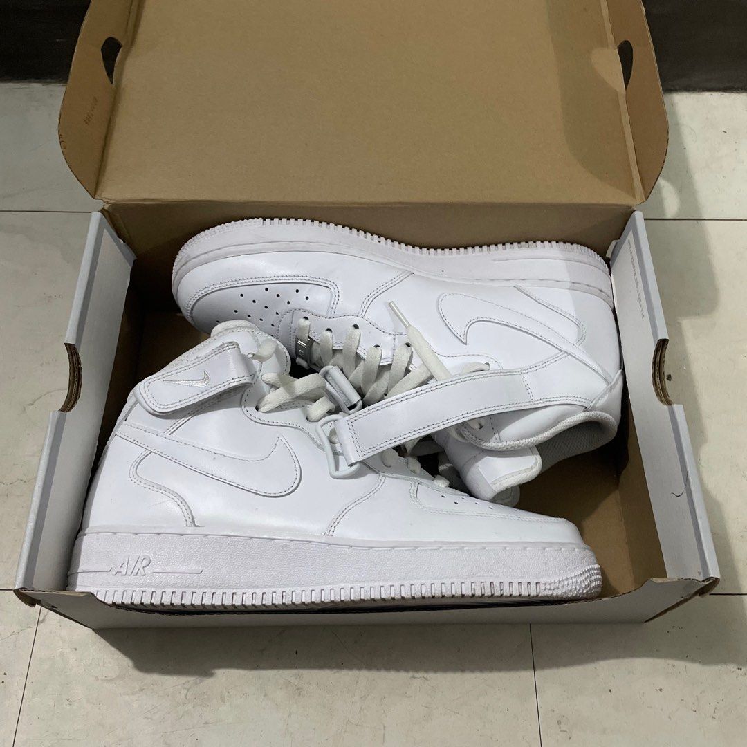 NIKE AIR FORCE 1 MID (Category: Sneakers) located in Manila. Submitted by gotstar (Listing ID 1351732985, Image 1). Description: NIKE AIR FORCE 1 MID SIZE 9.5 2x Used With BOX Excellent Condition DM if Interested Loc: Pasay City 📍.