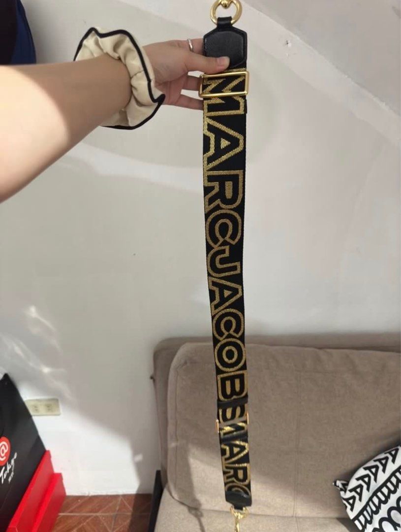 Original Marc Jacobs The outline Logo Webbing Strap (Category: Luxury Bags & Wallets) located in Marikina City. Submitted by jonap1 (Listing ID 1351625543, Image 2). Description: Only used it once No issues No scratches Will provide more photos if interested MOP: bank transfer or Gcash payment only. .