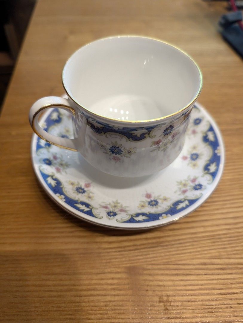 Paragon coniston cup and saucer (Category: Coffee & Tea Tableware) located in Midsayap. Submitted by Pandabearstore (Listing ID 1351720574, Image 1). Description: Mint condition no visible scratch and chips.. 4 pcs avail.