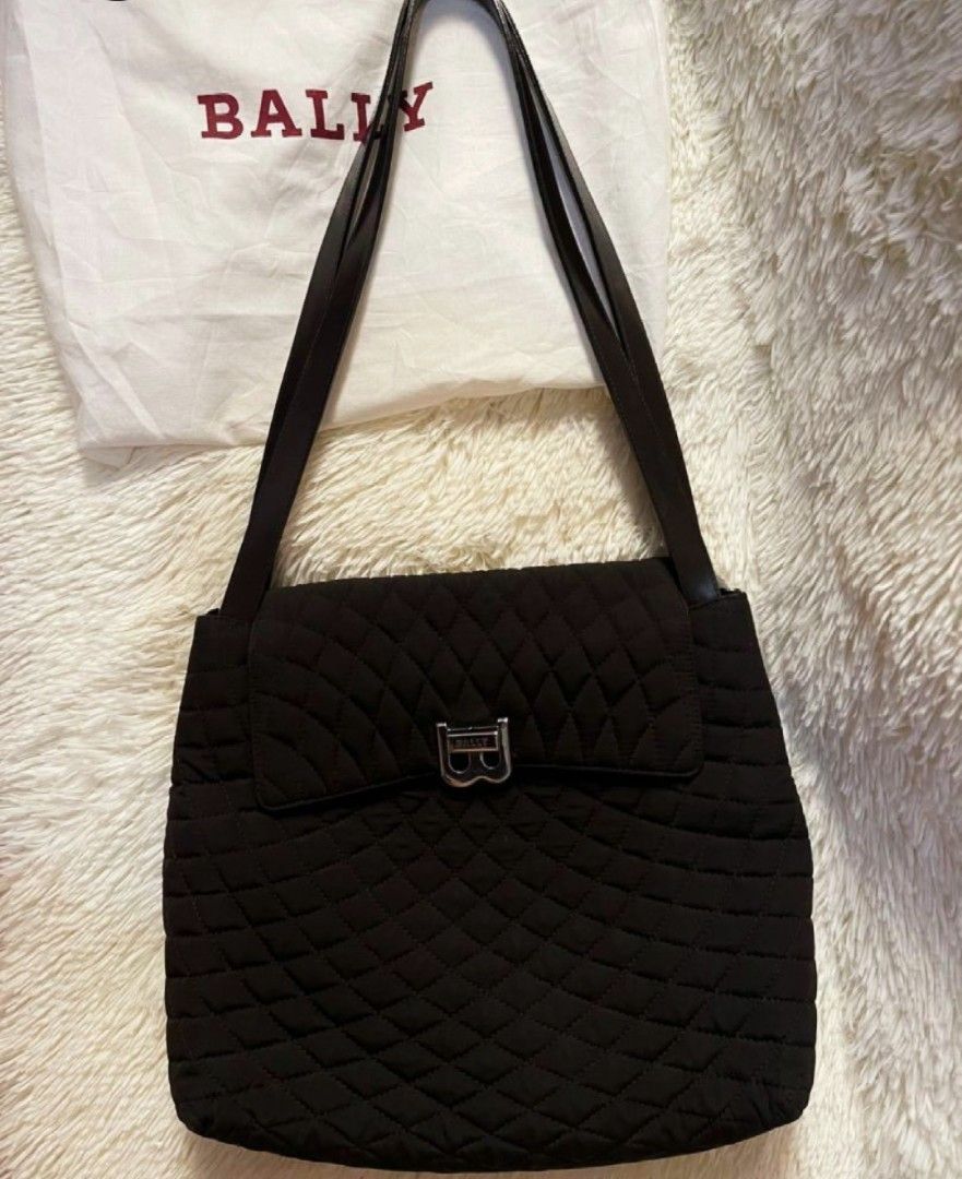 Quilted Bally bag (Category: Luxury Bags & Wallets) located in Malolos. Submitted by sofideclutters (Listing ID 1351608937, Image 2). Description: FREE pay SF.