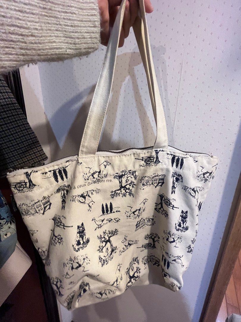 由 chenting087293 (刊登 ID 1351686149，圖片 3) 提交，位於 新北市 (New Taipei) 的 ROOTOTE (類別：肩背、側背包)，說明：。