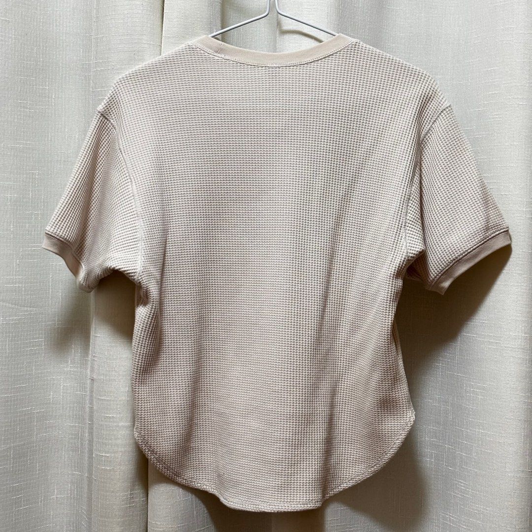 Uniqlo Beige Waffle Top (Category: Shirts) located in Balanga. Submitted by heyyletsdeclutter (Listing ID 1351739862, Image 3). Description: Rfs: decluttering .