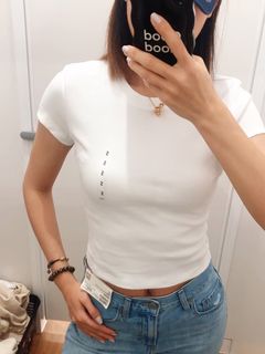 (Category: ) located in . Submitted by cometakealooks_ (Listing ID 1351687284, Image 1). Description: .
