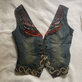 (Category: ) located in . Submitted by she___sells (Listing ID 1351643063, Image 1). Description: .