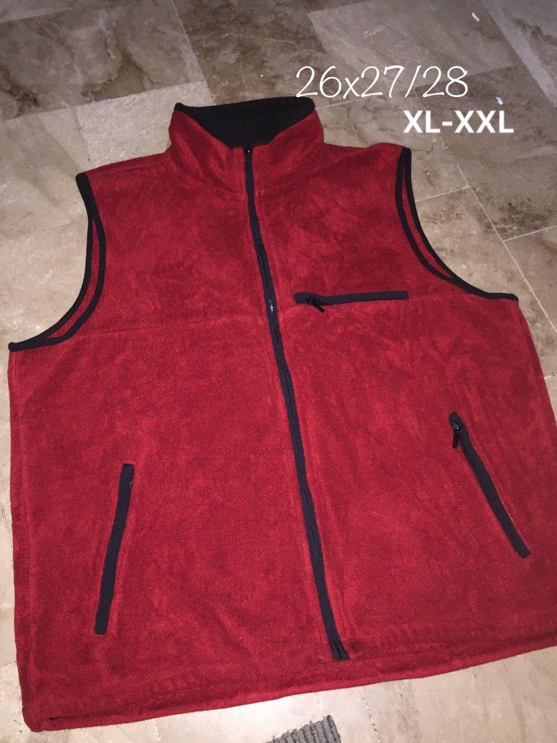 Vintage Eddie Bauer Techfleece Vest Jacket (Category: Coats, Jackets and Outerwear) located in Naga. Submitted by bonethugz1822 (Listing ID 1351621165, Image 1). Description: 550+sf excellent condition 9/10 No flaws Colorate 9/10 triple pocket.