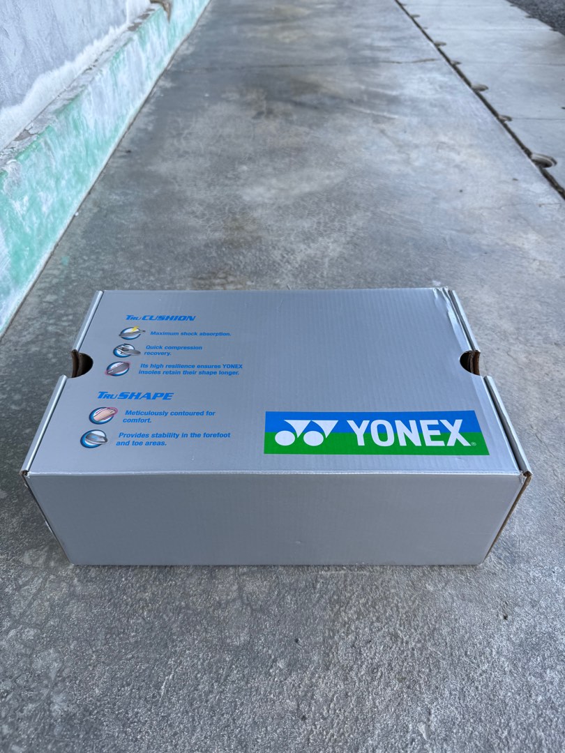 yonex aero comfort