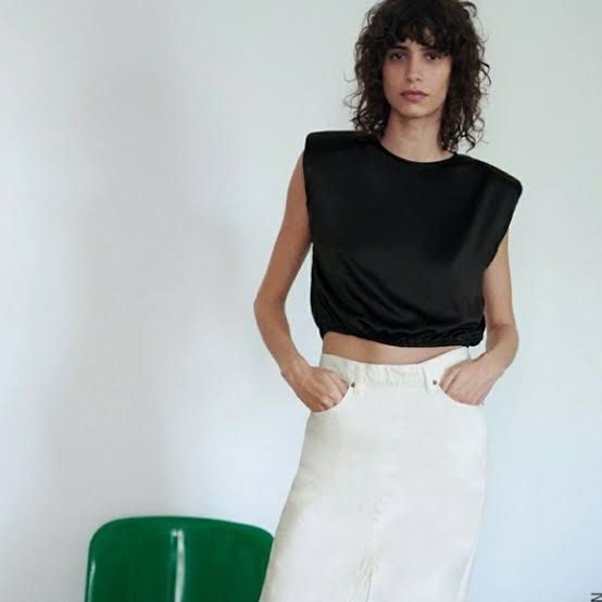 Zara Black Cropped with Shoulder Pads (Category: Sleeveless) located in Makati City. Submitted by mddeclutters_______ (Listing ID 1351726289, Image 2). Description: Lowest price already! RFS: Decluttering 🥰.
