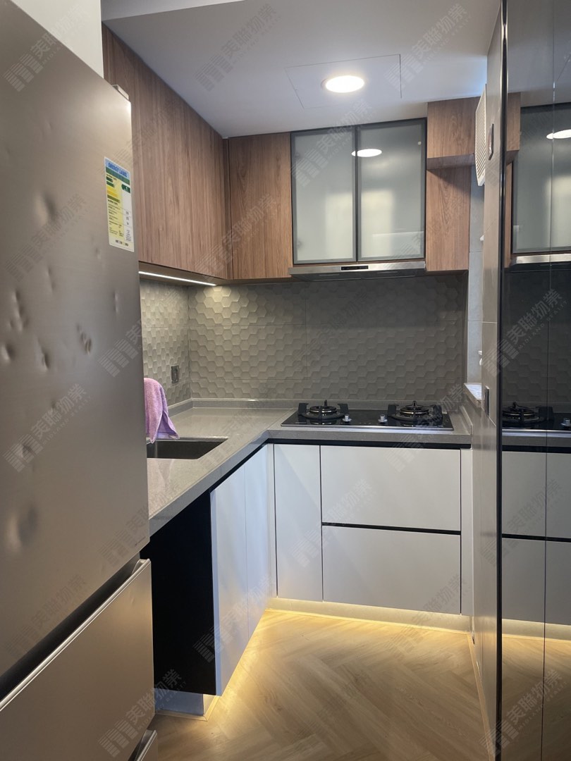 Newly decorated 2-bedroom rental property next to Tuen Mun Station, beautiful decoration, Kam Lai Garden62863164613378111