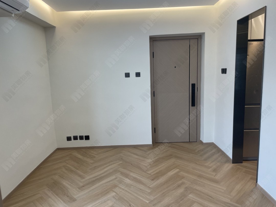 Newly decorated 2-bedroom rental property next to Tuen Mun Station, beautiful decoration, Kam Lai Garden62863164613378114