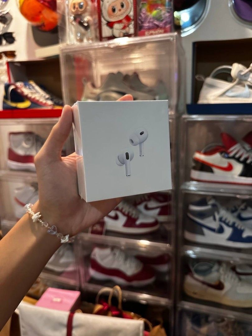 Airpodss Pro 2 (Category: Earphones) located in Mandaluyong City. Submitted by adapparelandtech (Listing ID 1351874064, Image 2). Description: Brand new sealed Airpods Max pro 2 Open for bulk orders, cheaper price Premium HK Variant OEM.