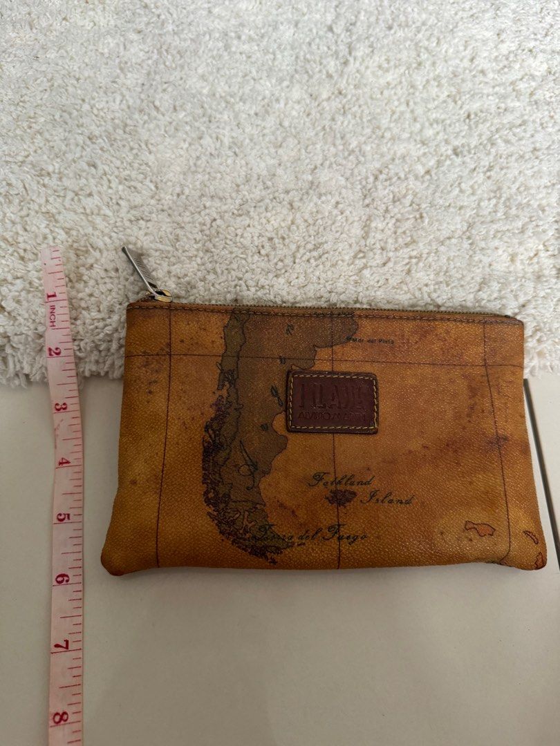 Alviero Martini Prima Classe Pouch (Category: Luxury Bags & Wallets) located in Quezon City. Submitted by joson.mica (Listing ID 1351868954, Image 1). Description: Need wash lang very matibay.
