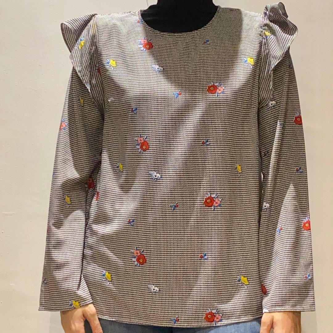 Assorted Blouses (Category: Blouses) located in Kuala Lumpur. Submitted by fathiramd (Listing ID 1351932389, Image 2). Description: RM 3 each.
