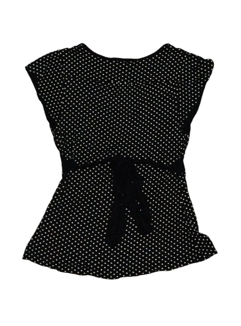 Baby Doll Polka Dots Top (Category: Blouses) located in Camaligan. Submitted by abet_29 (Listing ID 1351937042, Image 3). Description: 🖤 Baby Doll Polka Dots Top for ₱220🖤 the color may vary due to lighting Measurement (inches): Pit-pit: 16 inches Length: 23.5 inches Waist: 14.5 (can be cinch because of the tie at the back) 🖤contact the seller for further inquiries🖤 Please manage your expectation as these clothes are thrifted items Price is n