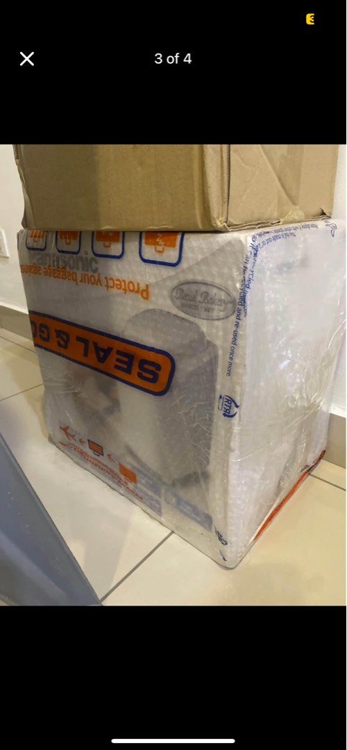 Breadmaker (Category: Bakeware) located in Puchong. Submitted by amyraazhari (Listing ID 1351957822, Image 3). Description: Brand new! Buy from NZ. Panasonic. Can google hows good this bread maker. Never open. Original price 379dollar. I want to let go rm1k only.