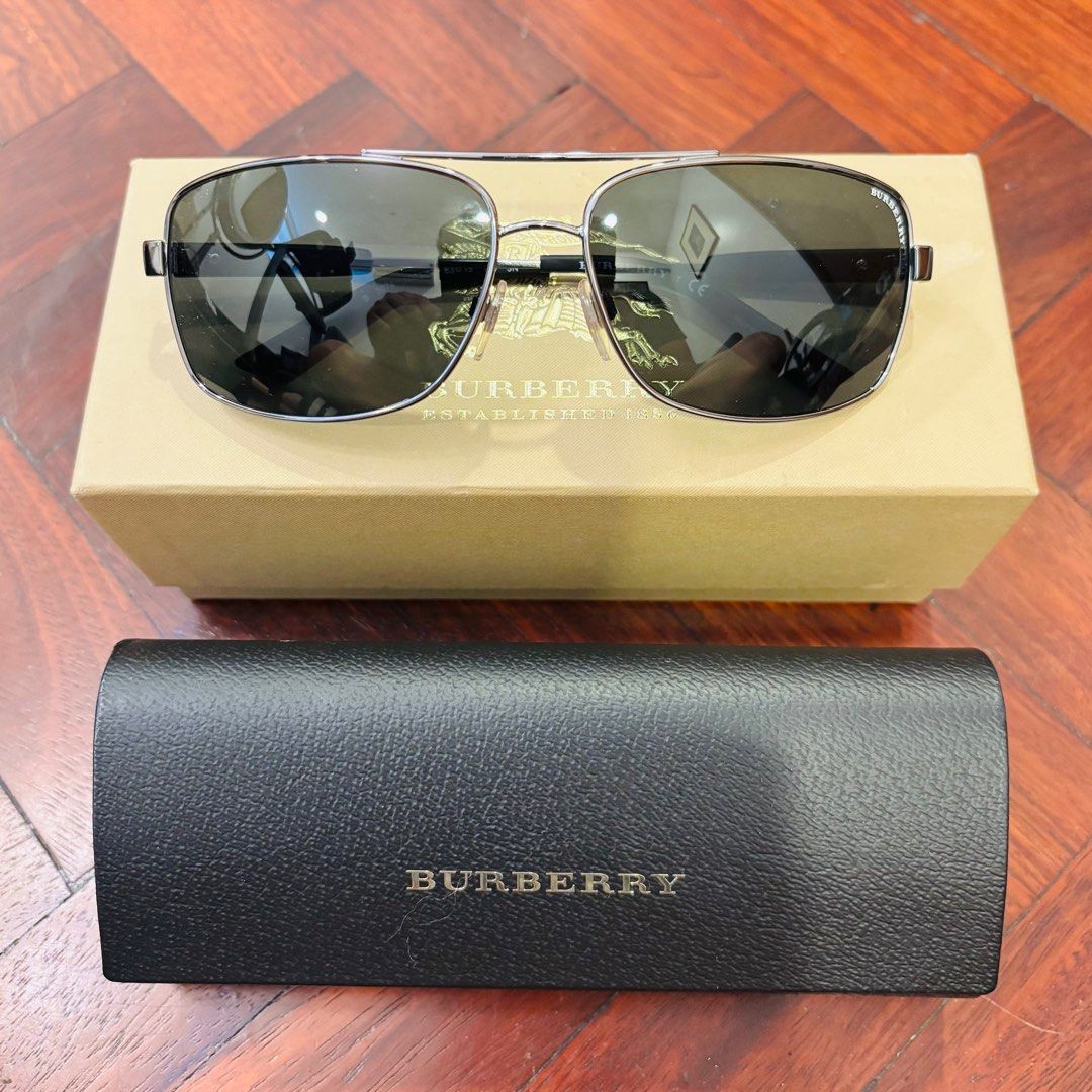 Burberry sun glasses- PRICE DROP (Category: Sunglasses & Eyewear) located in Quezon City. Submitted by jcs_items (Listing ID 1351801327, Image 1). Description: Burberry sunglasses (copy).