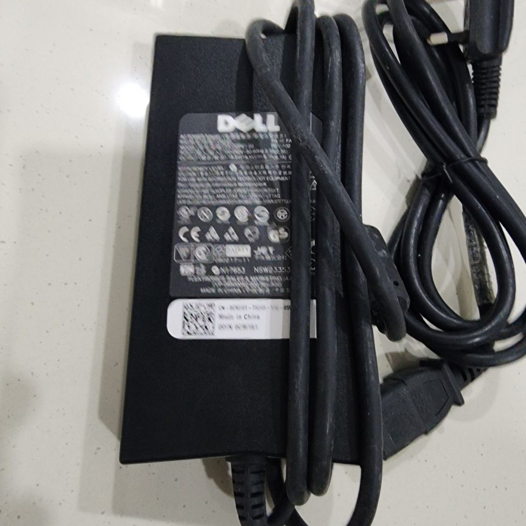 Dell display dock (e-port) (Category: Cables & Adaptors) located in Singapore. Submitted by jodad (Listing ID 1351926927, Image 3). Description: for dell laptop..