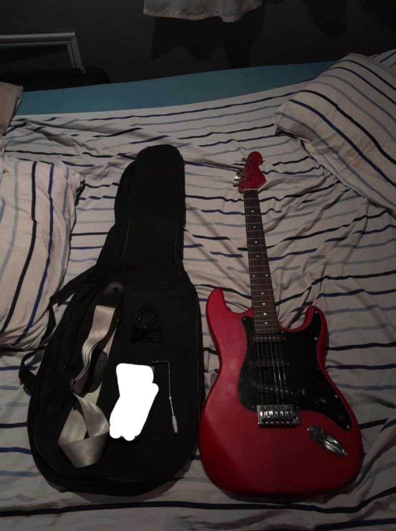 Electric Guitar stratocaster (Category: Musical Instruments) located in Las Pinas. Submitted by carou55428 (Listing ID 1351960216, Image 1). Description: selling my strat to get a hambucker one issues -scratches -lightly rusty.
