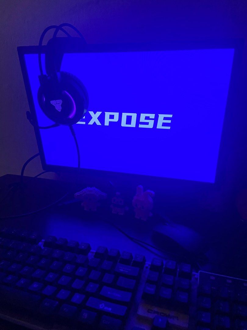 Expose tech (Category: Monitor Screens) located in Kuala Lumpur. Submitted by nooryyyyy (Listing ID 1351913973, Image 1). Description: Jarang pakai. Condition is 10/10 but have lil kesan cat. You can wipe it. No box..